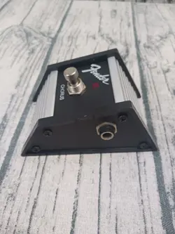 VINTAGE FENDER BUTTON