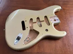 2011 FENDER CLASSIC PLAYER 50'S STRATOCASTER AGED SHORELINE GOLD BODY