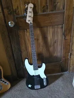 SQUIER MIKE DIRNT PRECISION BASS GUITAR