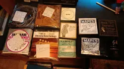 LOT OF 10 (VINTAGE) GUITAR & BASS STRINGS