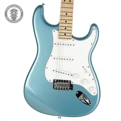 2019 FENDER PLAYER STRATOCASTER LAKE PLACID BLUE
