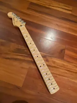 HANDED STRATOCASTER MAPLE