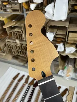 HEADSTOCK ROASTED MAPLE