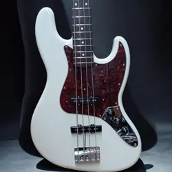 FENDER TRADITIONALII 60S JAZZ BASS ELECTRIC GUITAR - CLASSIC VINTAGE SOUND