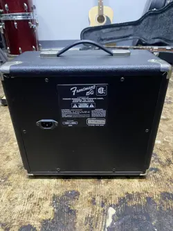 FENDER FRONTMAN 15G AMP