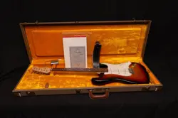 FENDER CUSTOM SHOP '60 REISSUE STRATOCASTER GUITAR