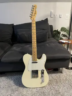 FENDER AMERICAN SPECIAL TELECASTER- 2015 OLYMPIC WHITE