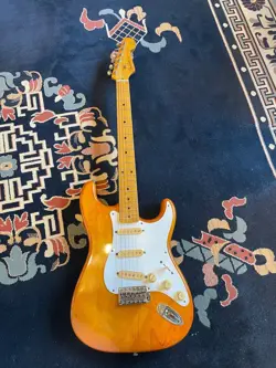 ELECTRIC GUITAR FENDER JAPAN ST-54 STRATOCASTER HONEY BURST