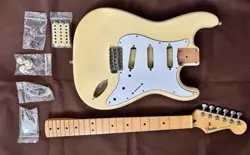 1994-95 FENDER JAPAN STRATOCASTER PARTS NECK BODY GOTOH PEGS