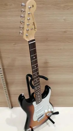 FENDER JAPAN HERITAGE 60S STRATOCASTER MODEL ELECTRIC GUITAR USED FROM JAPAN