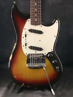 FENDER 1970S MUSTANG