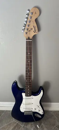 FENDER SQUIER SONIC STRATOCASTER 6-STRING ELECTRIC GUITAR