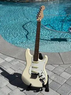 STRATOCASTER PROJECT GUITAR WITH ROLAND GK-5 AND FENDER USA ELECTRONICS
