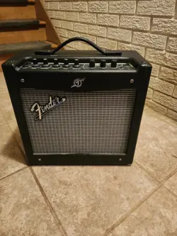 FENDER MUSTANG L  (V.2) 70W GUITAR AMPLIFIER