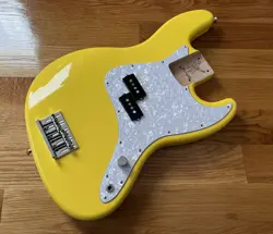 YELLOW JAZZ BASS