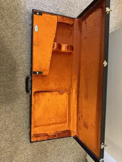 FENDER STRATOCASTER OR TELECASTER G&G CASE