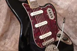 SQUIER BY FENDER BASS VI