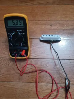 STRATOCASTER MIDDLE ELECTRIC