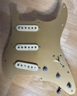 2022 FENDER STRATOCASTER ULTRA LOADED PICKGUARD - USA VINTAGE NOISELESS PICKUPS