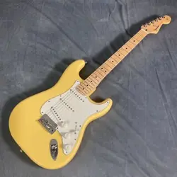 FENDER PLAYER STRAT