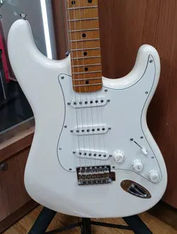 STRATOCASTER USED 1986