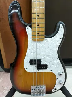 PRECISION BASS TYPE MODEL NO.  PRECISION BASS FENDER USA