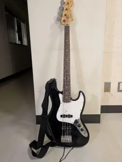 MADE IN JAPAN SQUIER BY FENDER JAZZ BASS