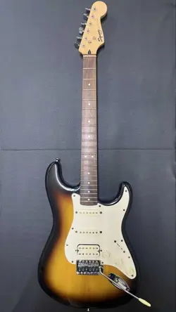 SQUIER BY FENDER BULLET STRATOCASTER HSS