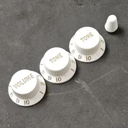 FENDER PARCHMENT WHITE