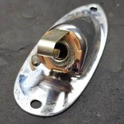 OUTPUT JACK ASSEMBLY