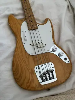 1977 FENDER MUSTANG BASS W/HSC