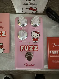 LIMITED EDITION PINK FENDER HELLO KITTY FUZZ PEDAL 