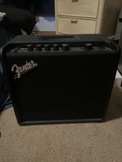 FENDER MUSTANG LT25 - ELECTRIC GUITAR AMPLIFIER