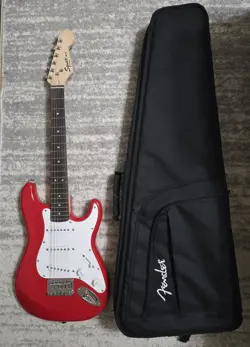 FENDER SQUIER MINI STRATOCASTER WITH FENDER GIG BAG