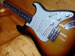 1961 STRATOCASTER 912098