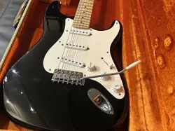 FENDER ERIC CLAPTON STRATOCASTER ELECTRIC GUITAR