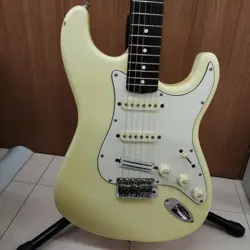 FENDER JAPAN STRATOCASTER ST62 VWH