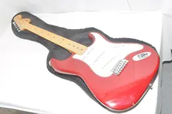 FENDER JAPAN ST72 N SERIAL STRATOCASTER  ELECTRIC GUITAR REF NO 6798