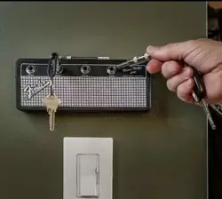 FENDER AMP KEYCHAIN HOLDER JACK RACK WALL MOUNTING KEY HANGER