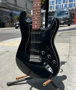 1995 FENDER STRATOCASTER  MIM BLACK ON BLACK