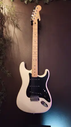 2008 FENDER AMERICAN STANDARD STRATOCASTER MIM ARTIC WHITE 