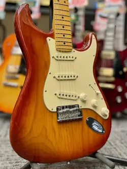 FENDER AMERICAN PROFESSIONAL II STRATOCASTER -SIENNA SUNBURST MAPLE- MADE IN 202