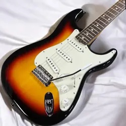 FENDER MADE IN JAPAN TRADITIONAL II 60S STRATOCASTER 3-COLOR SUNBURST - USED