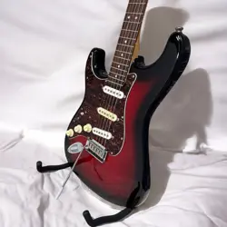 SQUIER FENDER LEFT-HANDED