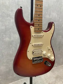 FENDER DELUXE STRATOCASTER HSS PLUS TOP WITH IOS CONNECTIVITY 2015 SAFE DELIVERY