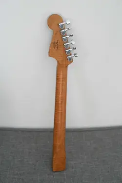 FENDER SQUIER CONTEMPORARY JAGUAR HH ST NECK & TUNERS ROASTED MAPLE