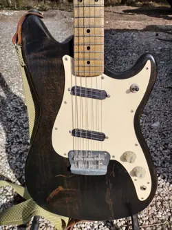 FENDER DUO-SONIC ELECTRIC GUITAR MADE IN MEXICO 1994