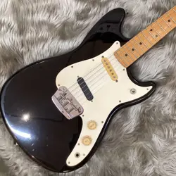 FENDER DUO SONIC ELECTRIC GUITAR USED GOOD CONDITION FREE SHIPPING FROM JAPAN