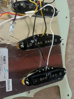 PICKGUARD NOISELESS PICKUPS