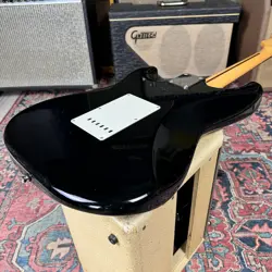 FENDER MIJ STANDARD